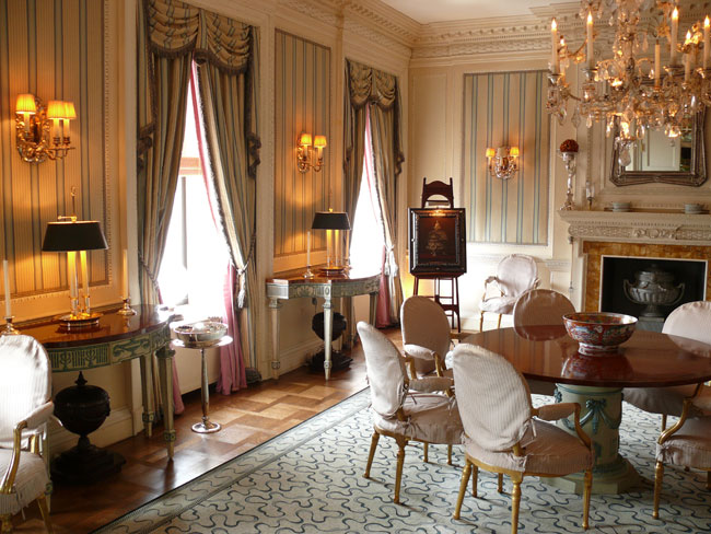 The Devoted Classicist Susan Gutfreund Lists Apartment