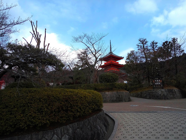 backpacking, flashpacking, jalan-jalan, travelling, jepang, kyoto, kiyumizudera temple, higashiyama, pagoda