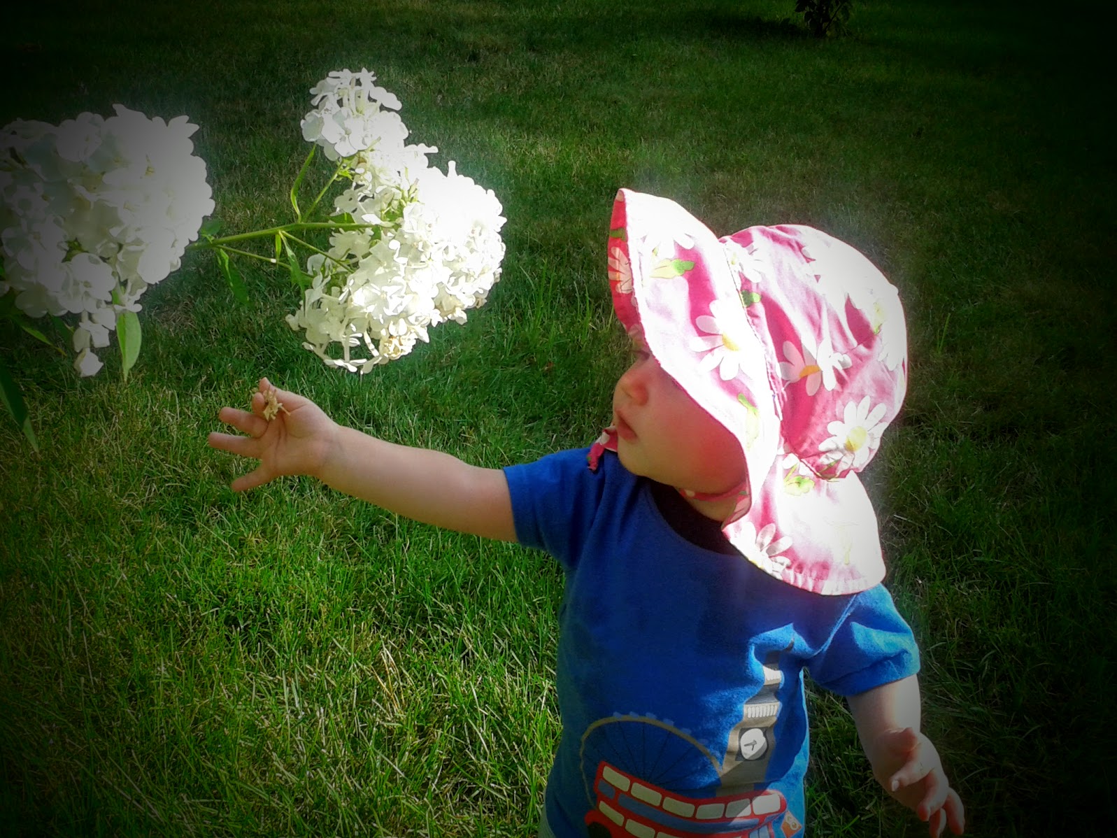 Get ready for summer! (aka how to apply sun screen to a squirmy baby, toddler, or child) Kids