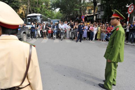 Tổng thống Mỹ đến Hà Nội, cấm bao nhiêu tuyến đường? - Ảnh 1 Tong thong My den Ha Noi, cam bao nhieu tuyen duong? - Anh 1