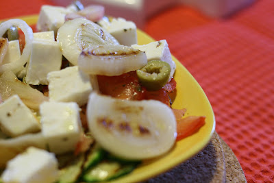 insalata greca con feta tiepida