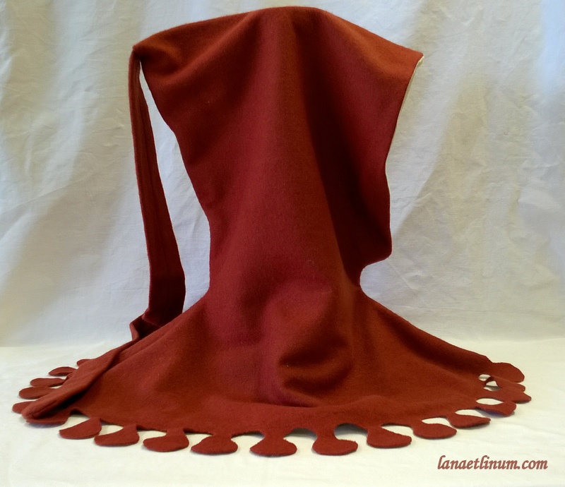 шаперон средневековый капюшон. капюшон колпак. магистратура логотип. лирипип на шапочке. капюшон без фона.