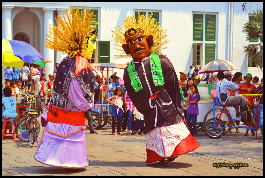 www.jelajah-nesia.blogspot.com: Ondel-ondel Betawi yang Unik dan Artistik