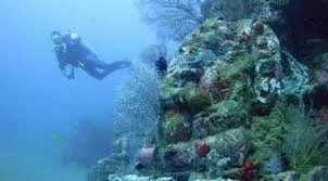 pura kuil bawah laut di bali