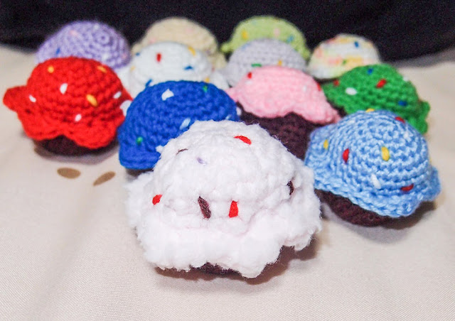 crocheted cupcakes amigurumi