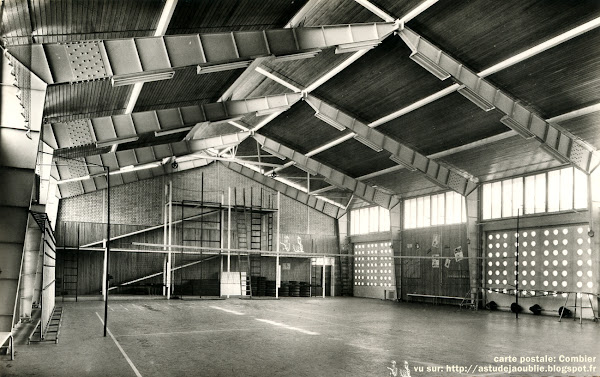 Gondreville - Centre de réadaptation, le gymnase  Architecte: Henri Prouvé  Construction: 1957  Détruit (ou démonté ?) 