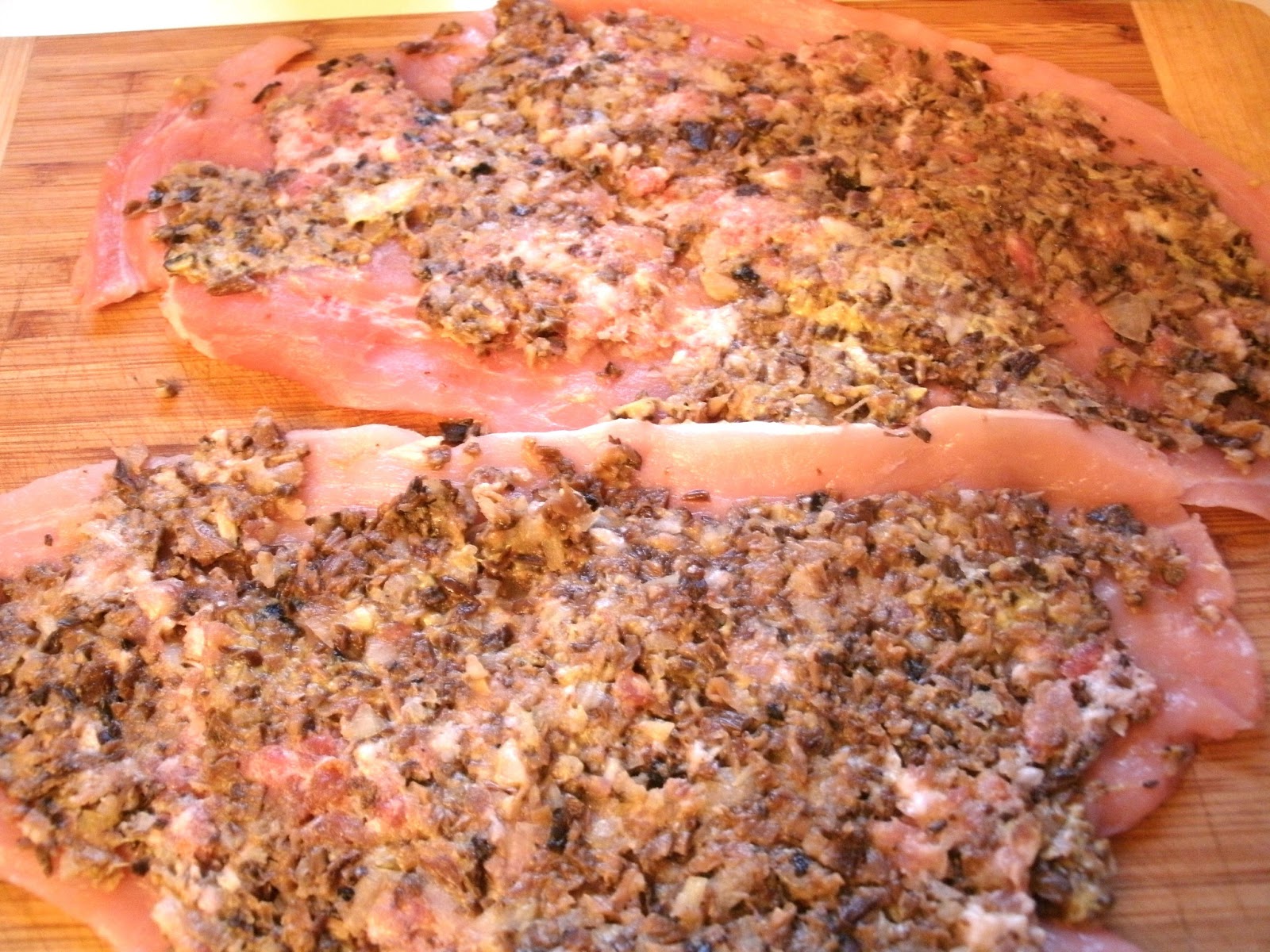 bunter-kochloeffel: Schweineroulade mit (Wald)pilzfarce