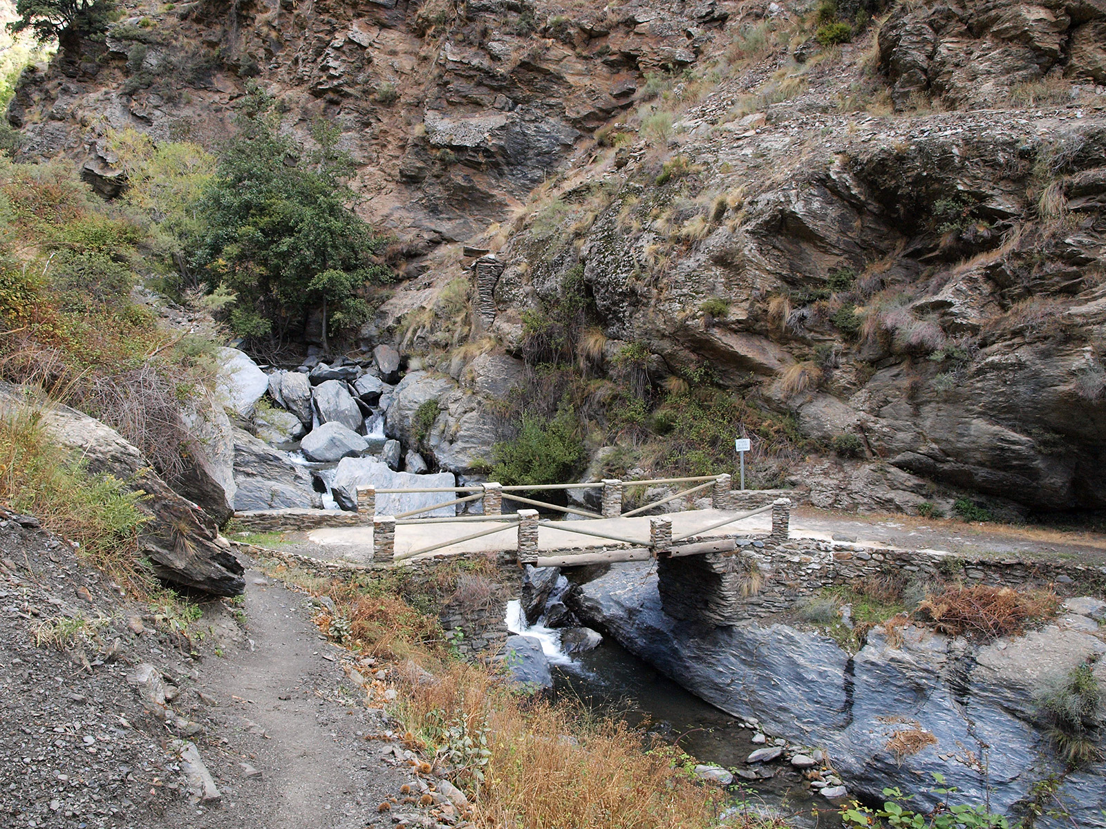 Foto de Puente Chiscar en Capileira, Granada
