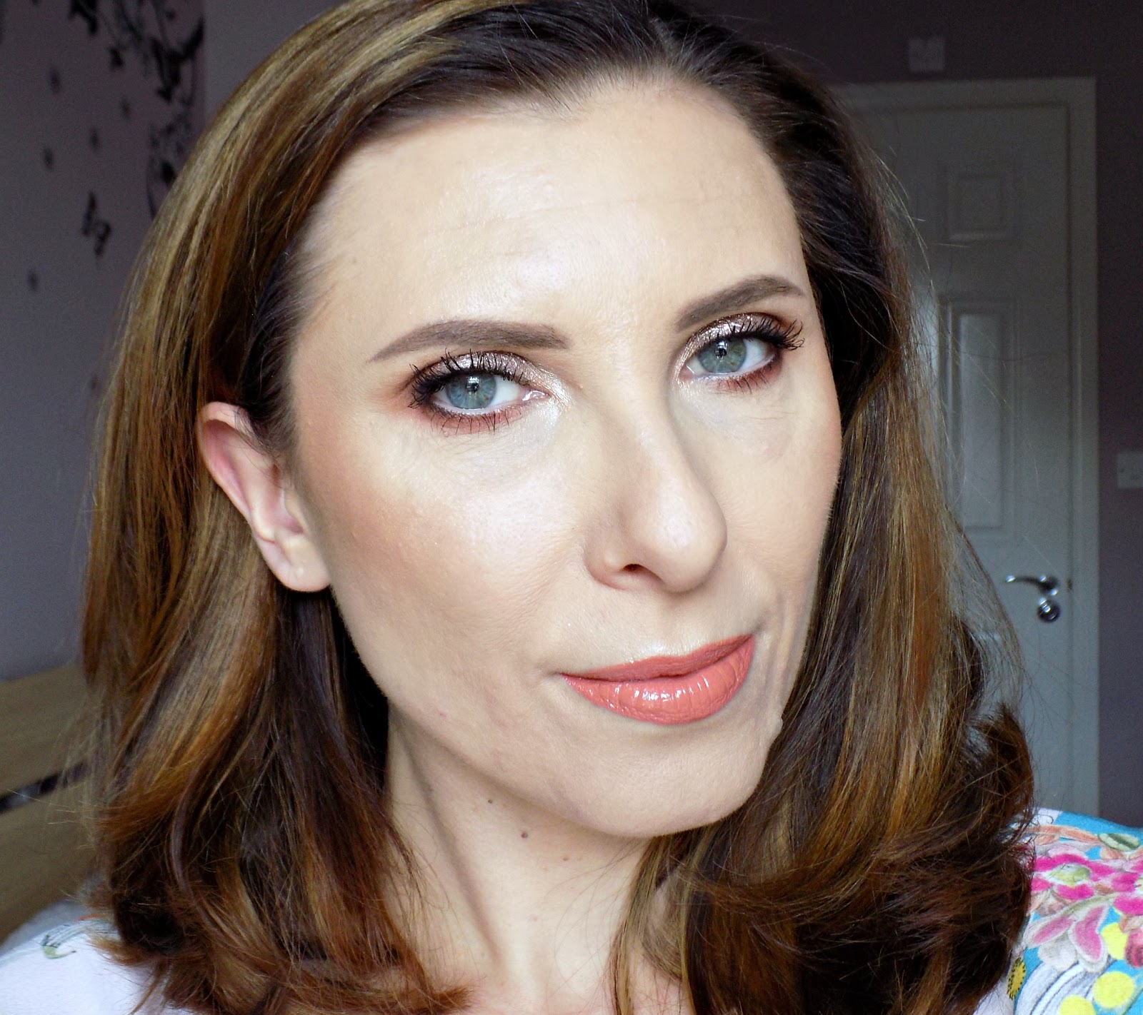 Makeup look using Pixi Liquid Fairy Lights and Pixi highlighters 