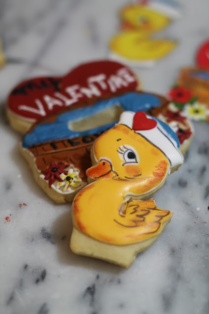 sugar cookies,Valentines day cookies,galleta de patito de hule,decorated cookies,Valentines cookies, duck cookie, galletas decoradas, Vintage Valentines, Retro Valentines Cookies, Vintage valentines inspired cookies