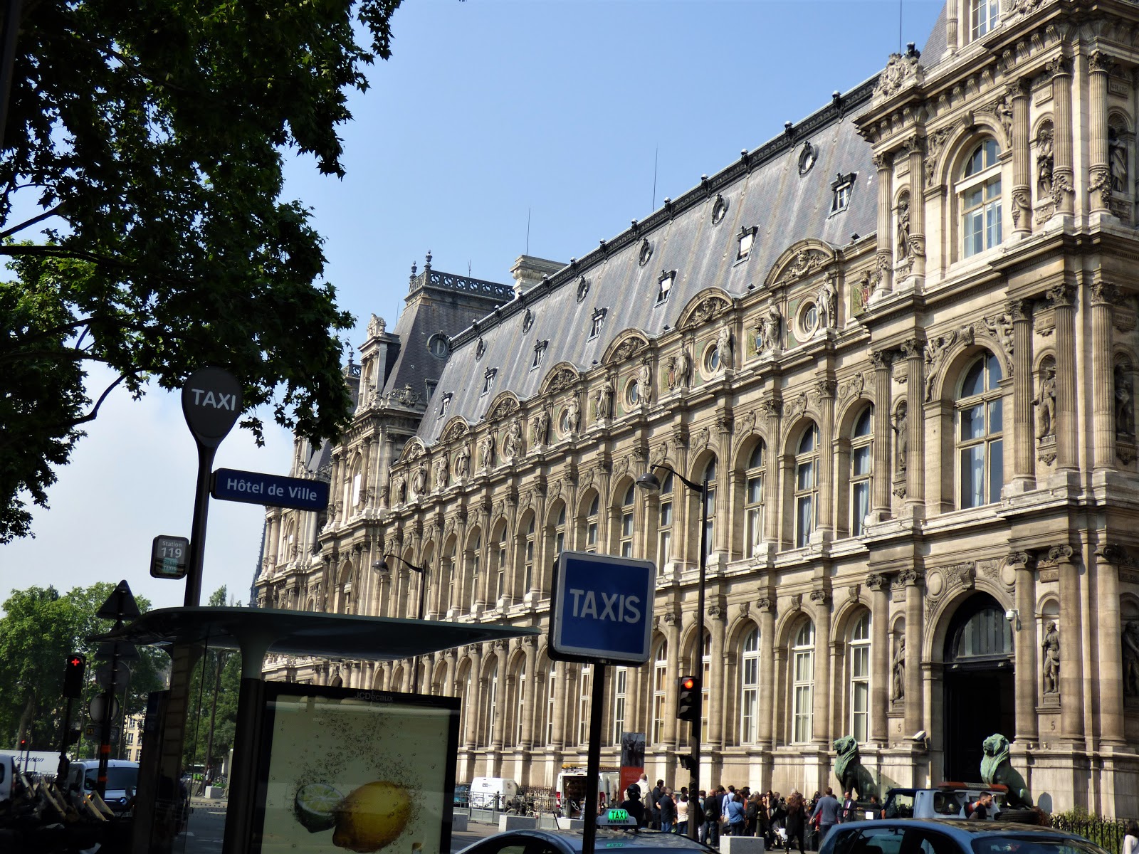 Paris Trip - Tuesday: Notre Dame and Ille de Cite (+ 8 desserts!)