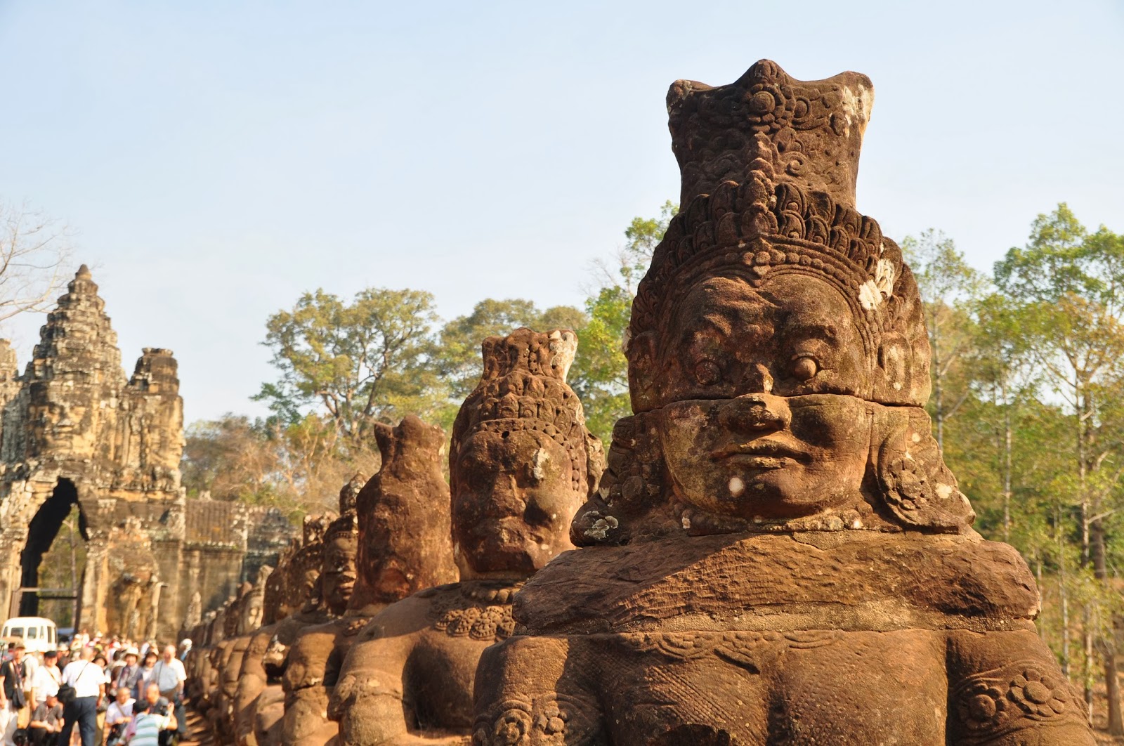 камбоджа храм ангкор. кхмерская империя фунань. накхонратчасима (корат). древний город кхмеров. армия кхмерской империи.