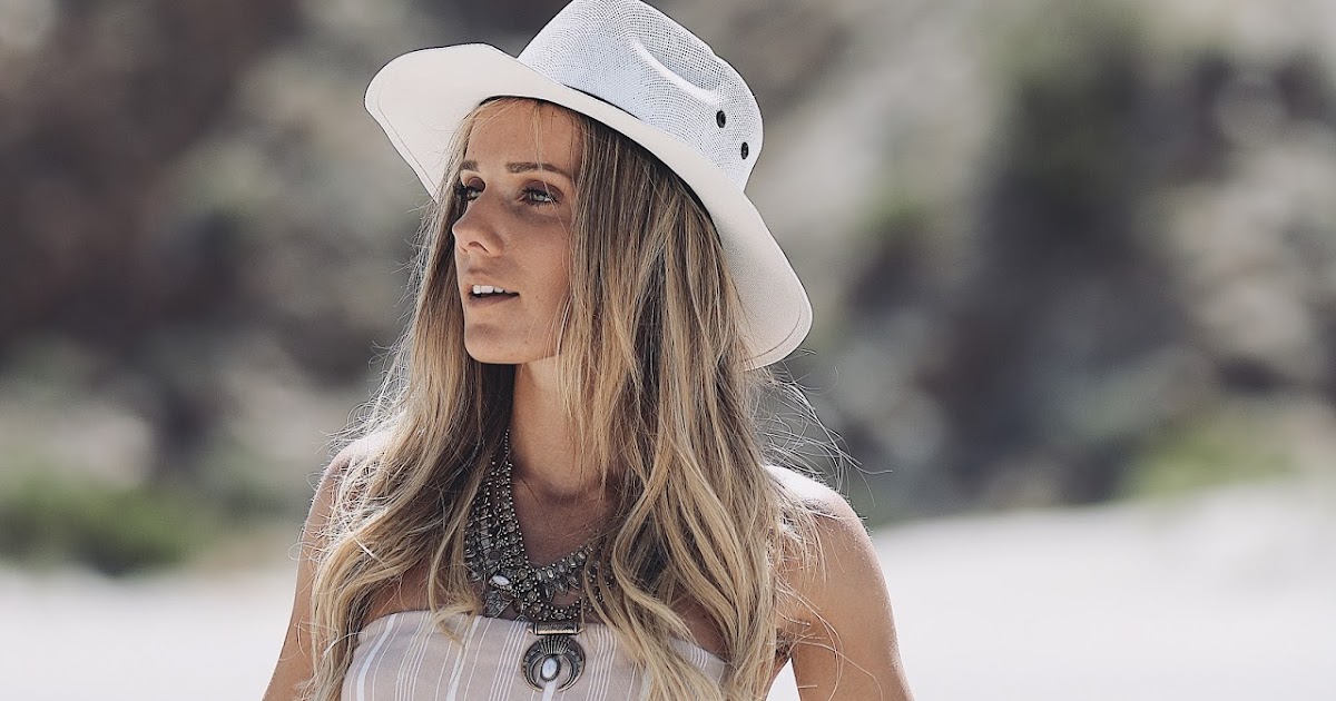 A blog and The Life In Between Coachella. Weekend 1.