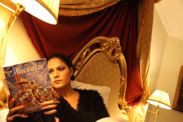 Veena Malik Reading Bhagavad Gita