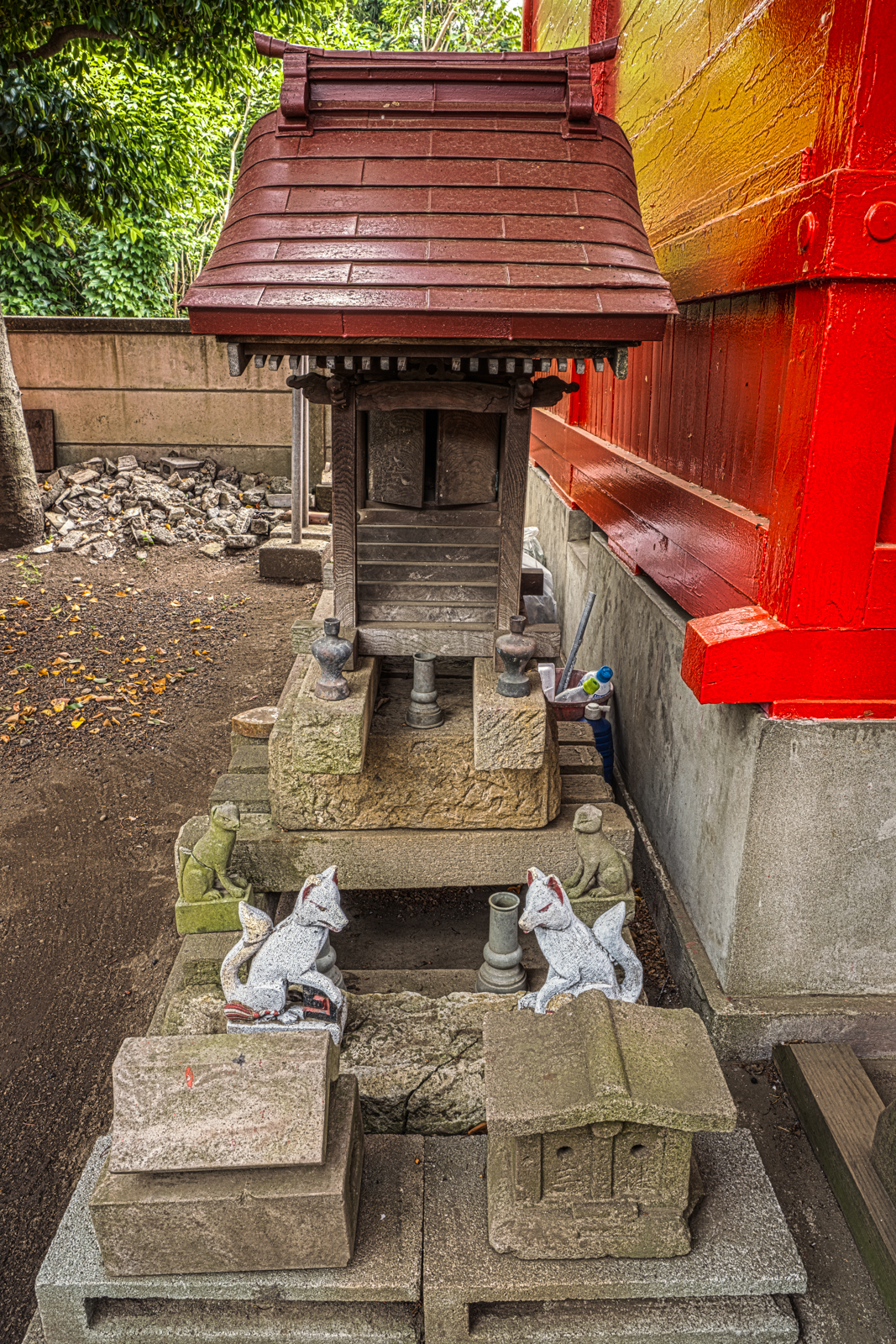 笠森稲荷神社、小祠のHDR写真