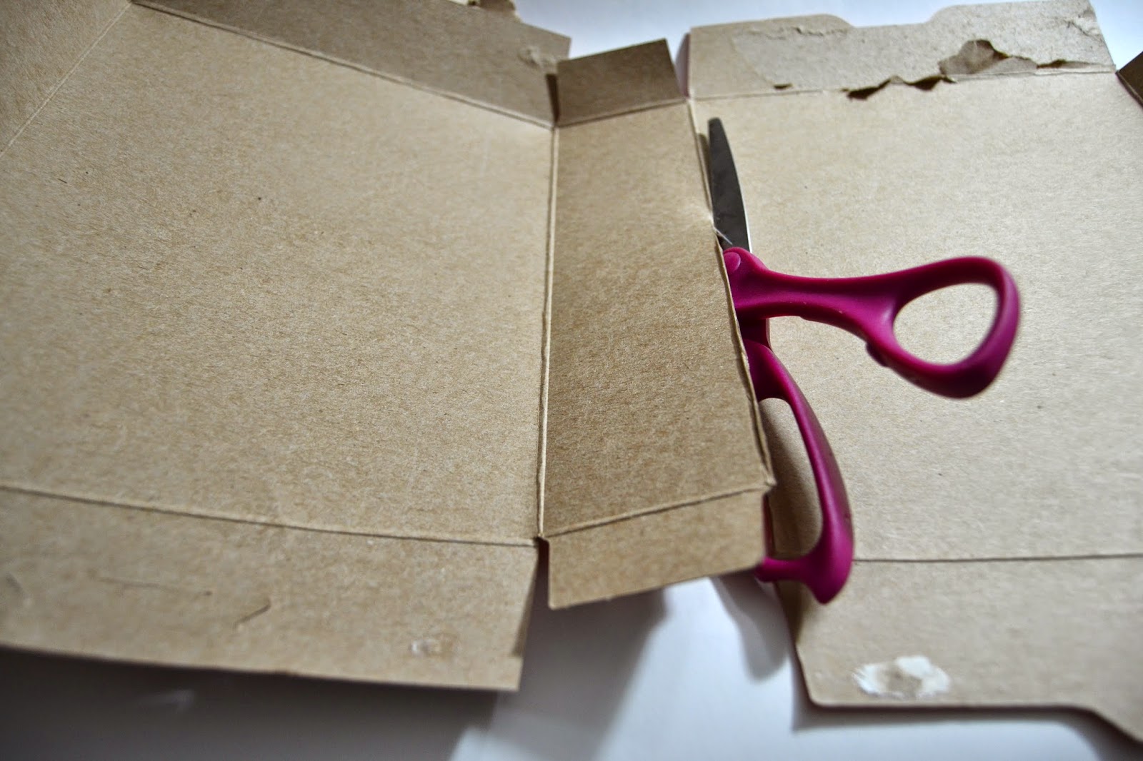 The Gangstress Ladies' Tutorials Inexpensive DIY Wall Hang