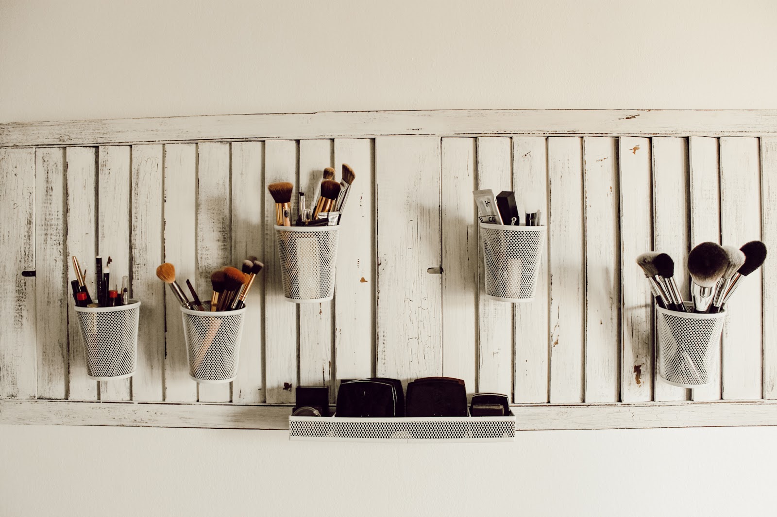 Diy Rustic Shutter Wall Hanging Makeup Organizer