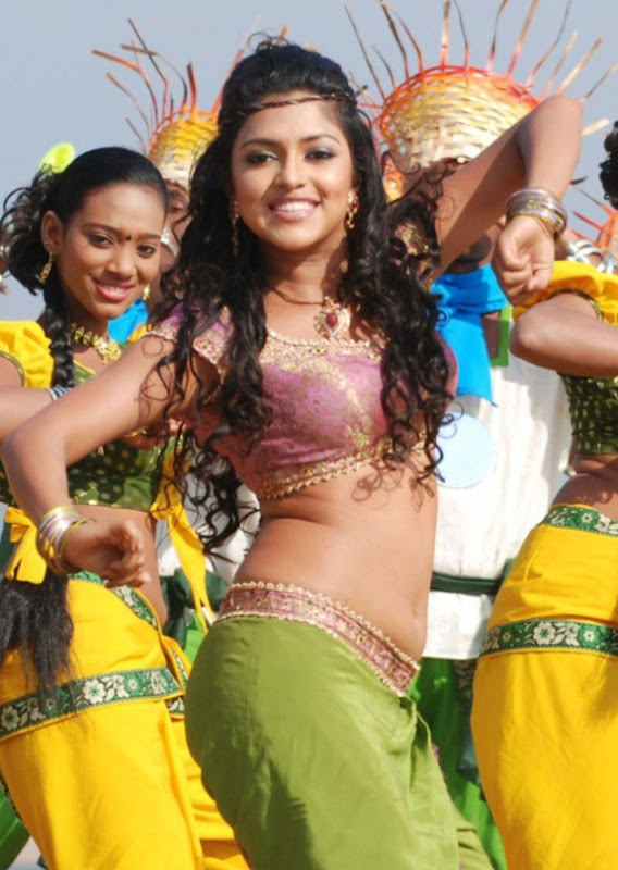 Amala Paul In Vettai Tamil Movie Hot Photos Latest Stills cleavage