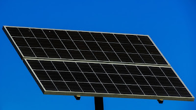 Pembangkit listrik tenaga surya yakni pembangkit listrik yang mengubah energi surya menja Nih Sejarah inovasi Teknologi Panel Surya