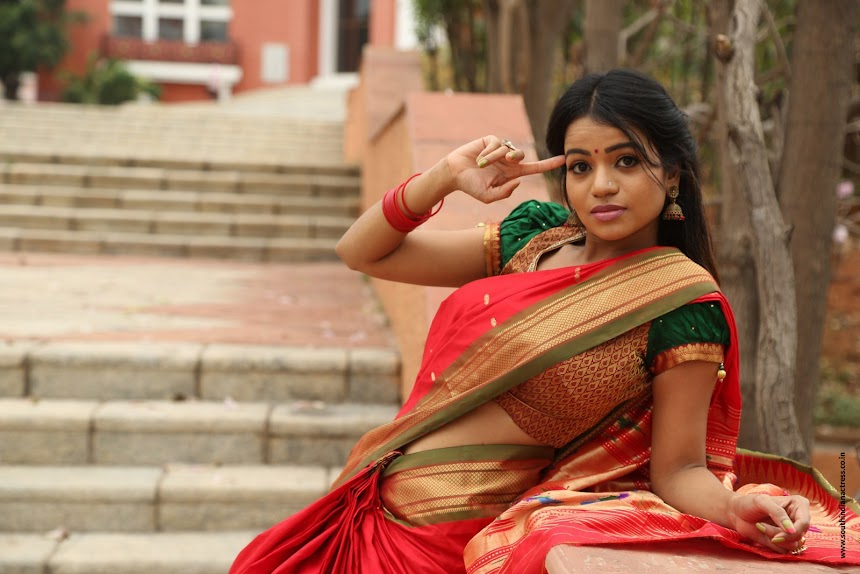 Bhavya Sri at Shilpakala Vedika Silk India Expo Launch