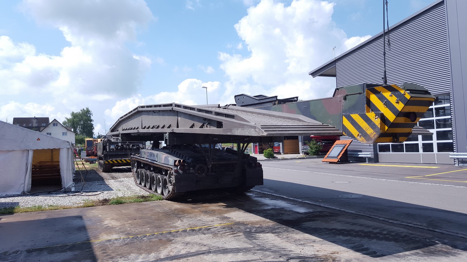 MilitaerfahrzeugsammlungHilfikon Samstag 16. Juli 2016 Oldtimertag in