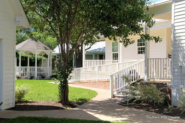 Southern Blue Traveler MAGNOLIA HOUSE MCGREGOR, TEXAS