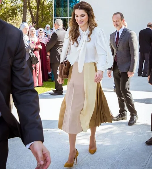 QRTA’s Pre-Service Professional Diploma Program: Teachers Are Our Partners in The Education Reform Process, Queen Rania style wore Fendi blouse and skirt, Gianvito Rossi pumps