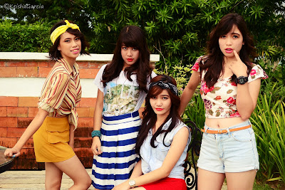 presenting the Frosh! Louise, Yani, Charlegne and Julia :)