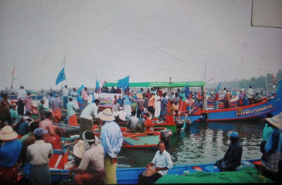 Fisherfolk, tribals come together, rally in protest, siege Midnapore