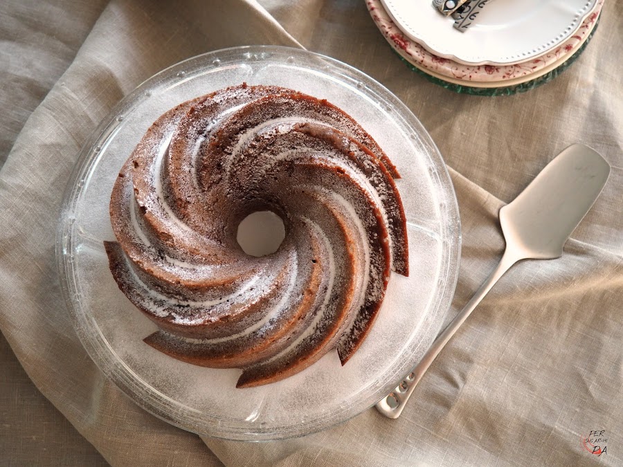 Bundt en molde Heritage elaborado con crema de castañas asadas y una salsa de caramelo salado en el interior