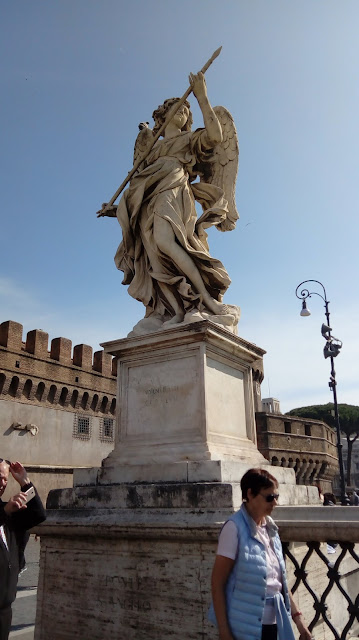 Statue sur le ponte Sant' Angelo
