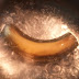 Ferva uma banana e antes de dormir beba a água...Nunca mais vais querer tomar os remédios vendidos na farmácia!