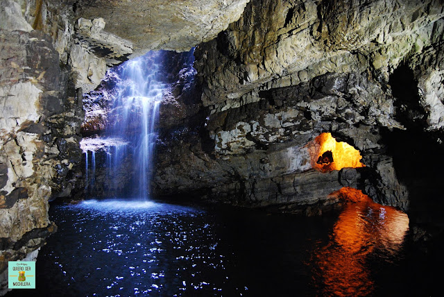 Smoo Cave en Durness, Escocia
