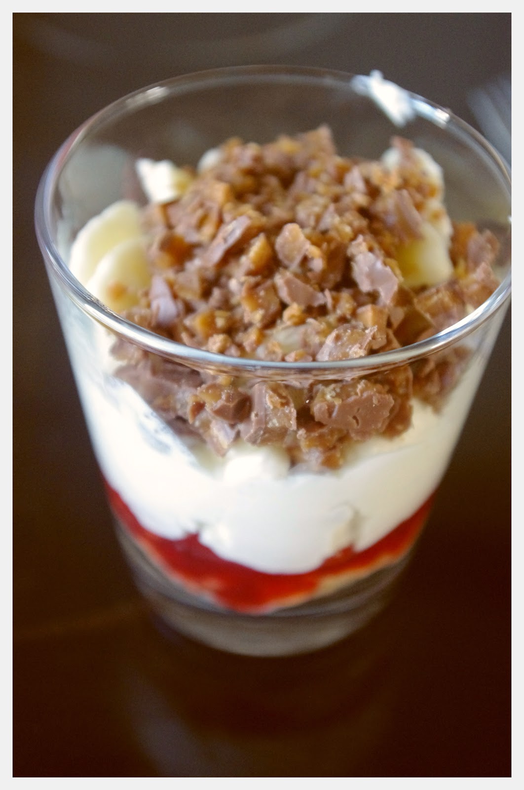 Spiseskje Marshmallowsdessert i en fei