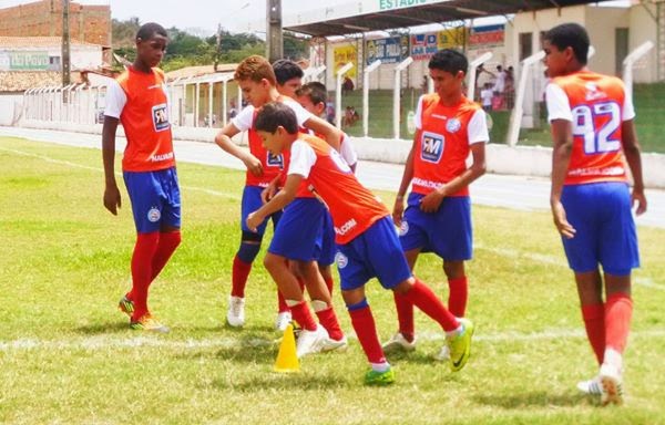 Escola de São Domingos conquista título dos JEMs no Estádio Castelão