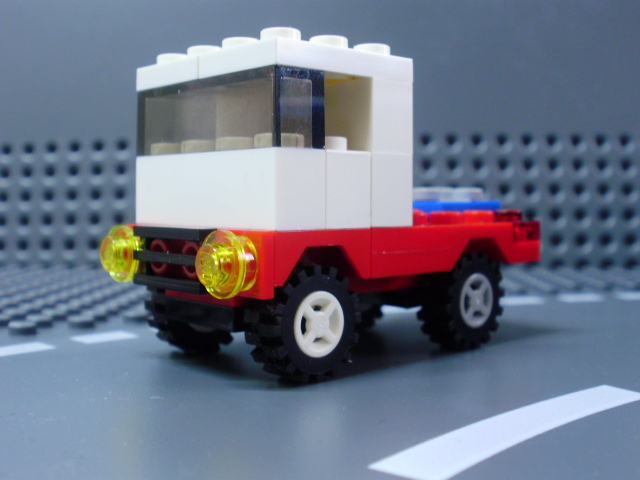 MOC LEGO Camião vermelho e branco