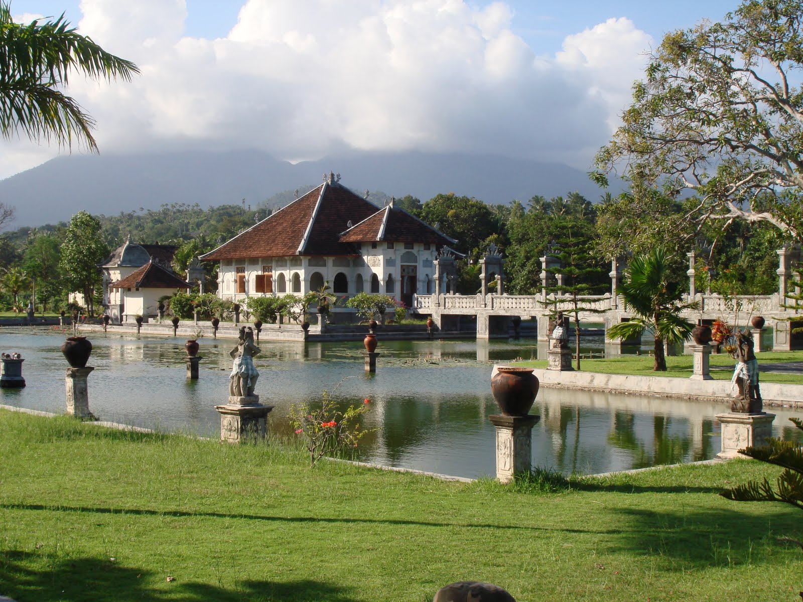 Objek Wisata Bali: Wisata Taman Ujung