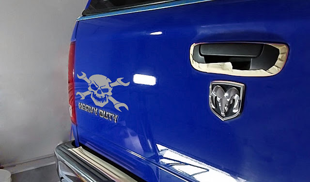 blue-dodge-ram-4x4-tailgate-decals-and-emblem