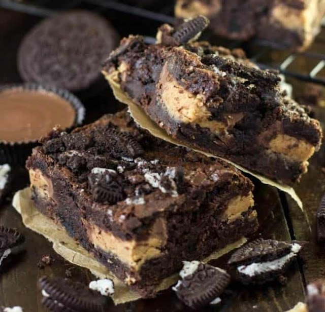 Dirty Brownies — Peanut Butter Cup Oreo Brownies #chocolate #dessert