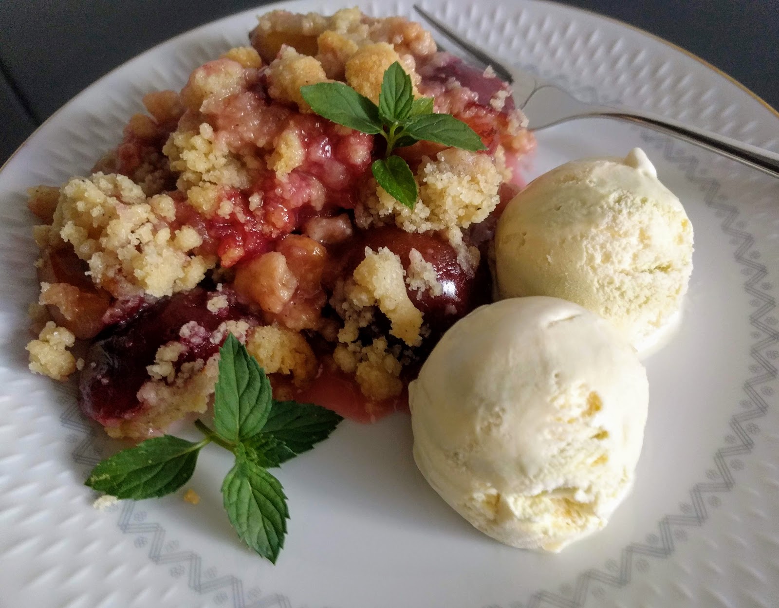 - Zwetschgen Crumble