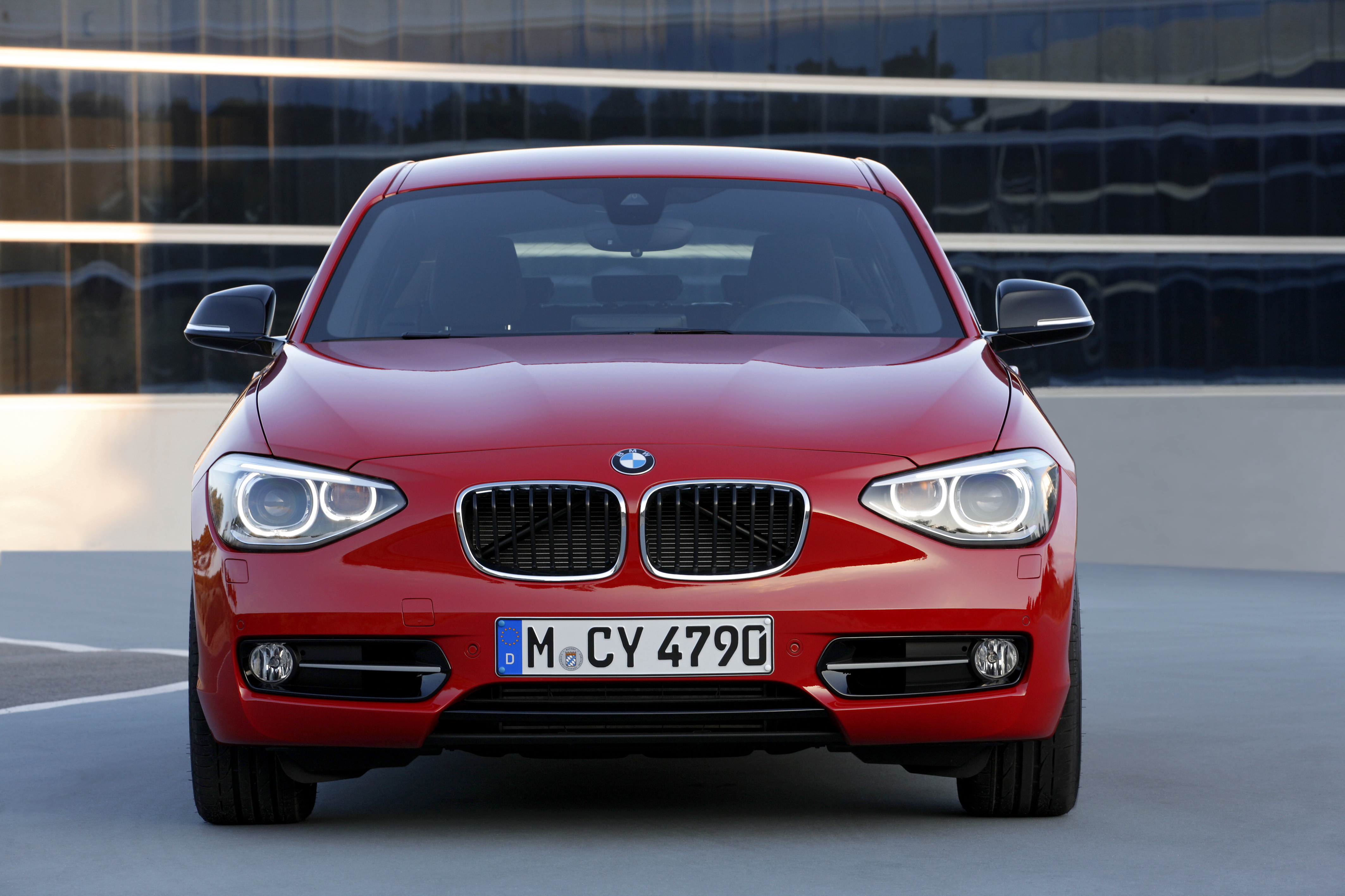 0 to 62mph. OFFICIAL. 2011/2012 BMW 1 Series (F20) Sport