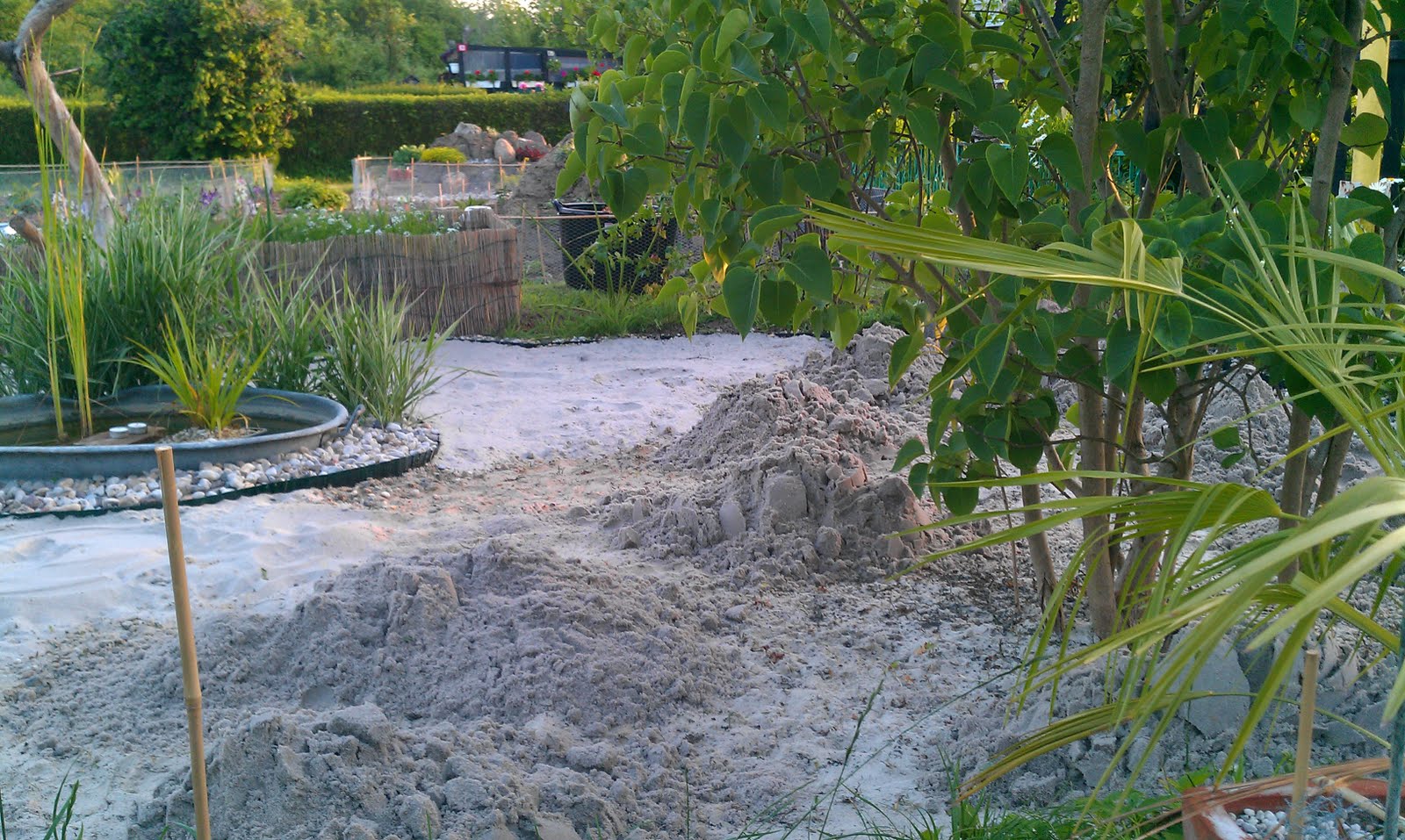 Mein Garten in Bildern Mehr Sand für "Die Insel"