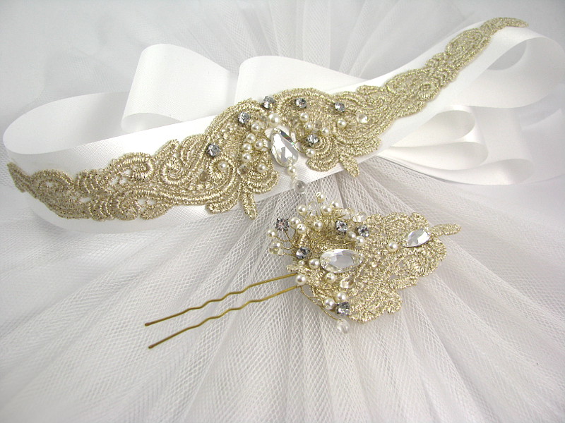 Koronka na suknię ślubną - złoty pas biżuteryjny