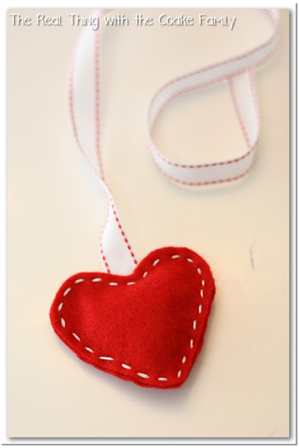 Valentine Wreath with Felt Hearts