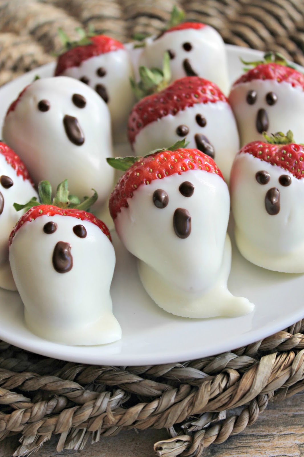 Halloween Chocolate-Covered Strawberries Recipe