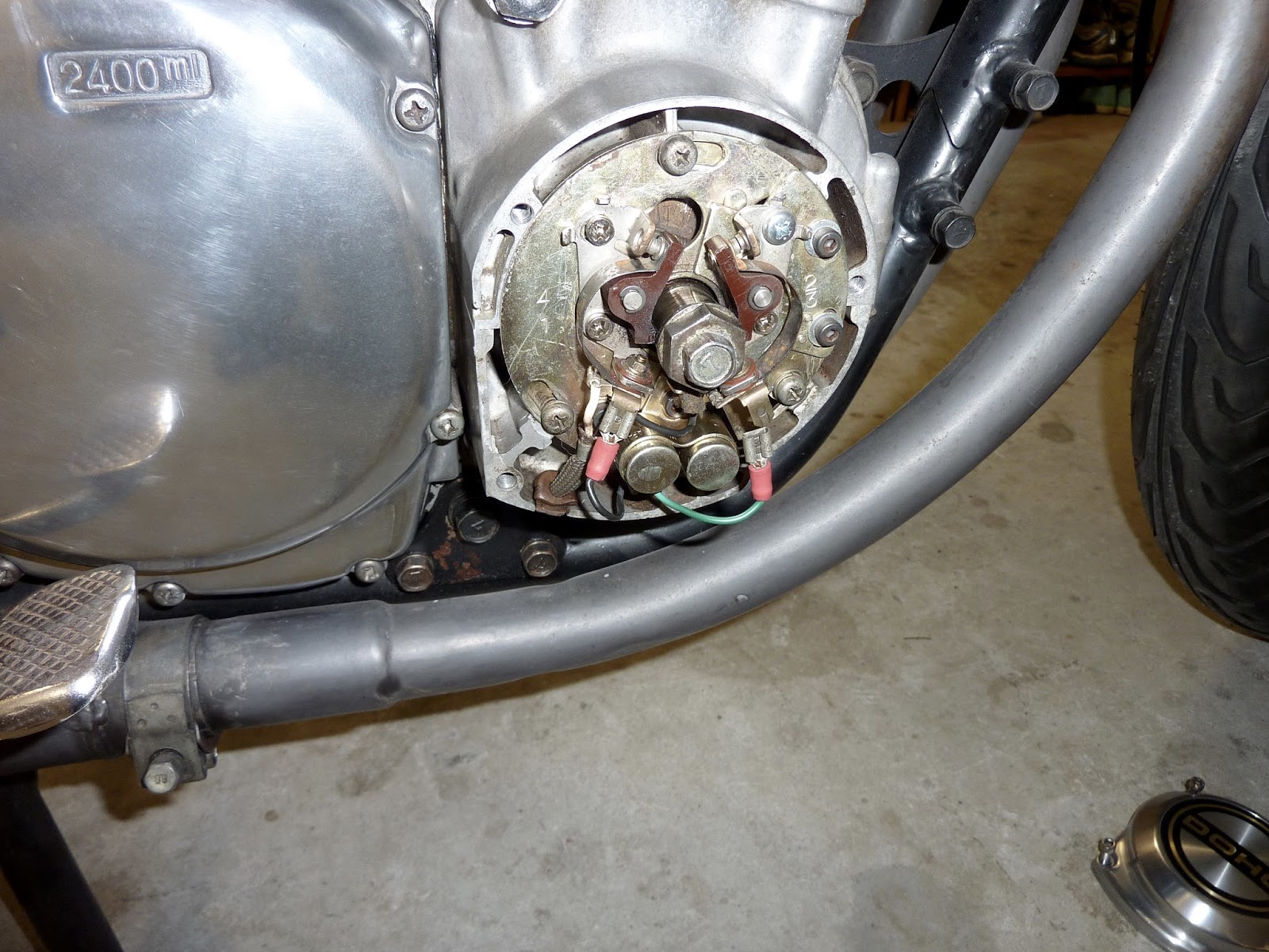 BikeTech7 GS550 Fitting New Points and Condensers.