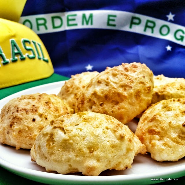 Pão de Queijo (Brazilian Cheese Bread)