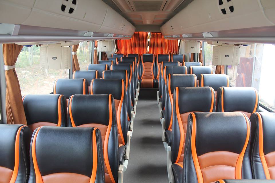 Mengarungi Negeri Jiran dengan Bus Pariwisata Malaysia 40 Seat: Kenyamanan dan Efisiensi dalam Satu Paket