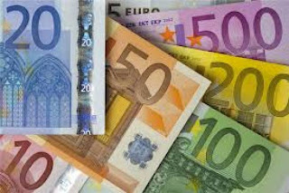 Ο «κύριος» με τη BMW μοίραζε πλαστά 50ευρα, αλλά...