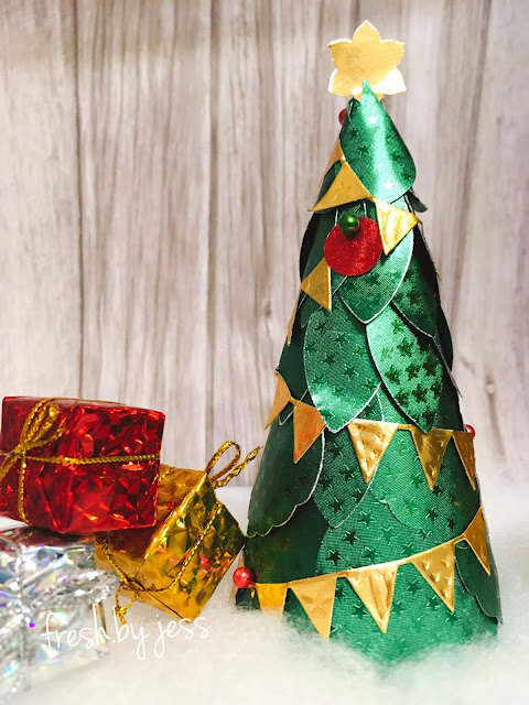 Christmas Tree Decoration using Rinea Foiled paper